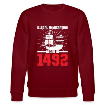 Christopher Columbus - Stanley/Stella Unisex Bio-Sweatshirt CHANGER  - Burgunderrot - Vorne - Nik (191cm) & Marisol (170cm)