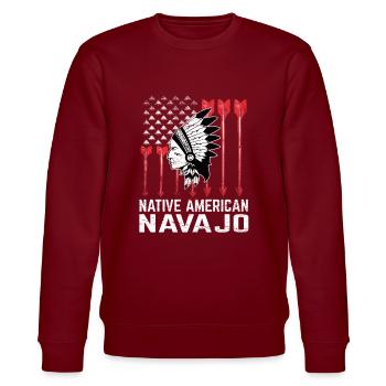 Navajo Tribe Native American Indian Indianer - Stanley/Stella Unisex Bio-Sweatshirt CHANGER  - Burgunderrot - Vorne - Nik (191cm) & Marisol (170cm)