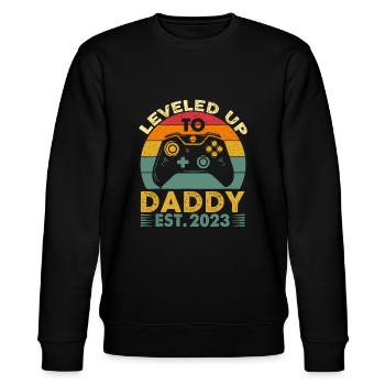 Mens I Leveled Up To Daddy 2023 Vintage - Stanley/Stella Unisex Bio-Sweatshirt CHANGER  - Schwarz - Vorne - Nik (191cm) & Marisol (170cm)