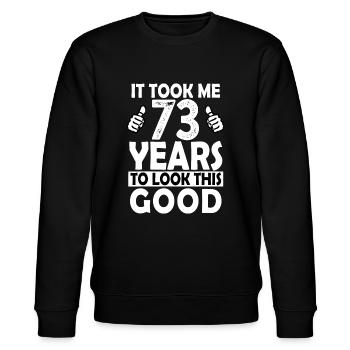Das Geschenk zum 73. Geburtstag hat mich 73 Jahre gekostet Gut Lustig 73 - Stanley/Stella Unisex Bio-Sweatshirt CHANGER  - Schwarz - Vorne - Nik (191cm) & Marisol (170cm)