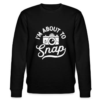 Ich bin dabei, die Kamera des Fotografen zu fotografieren - Stanley/Stella Unisex Bio-Sweatshirt CHANGER  - Schwarz - Vorne - Nik (191cm) & Marisol (170cm)