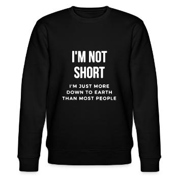 Ich bin nicht klein, nur bodenständiger - Stanley/Stella Unisex Bio-Sweatshirt CHANGER  - Schwarz - Vorne - Nik (191cm) & Marisol (170cm)