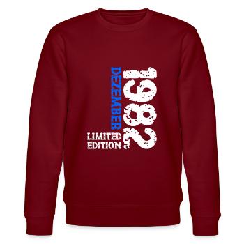 1982 Dezember Limited Edition 41. Geburtstag Deko - Stanley/Stella Unisex Bio-Sweatshirt CHANGER  - Burgunderrot - Vorne - Nik (191cm) & Marisol (170cm)