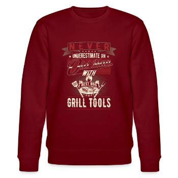 Unterschätze niemals alten Mann Grillen Rente - Stanley/Stella Unisex Bio-Sweatshirt CHANGER  - Burgunderrot - Vorne - Nik (191cm) & Marisol (170cm)