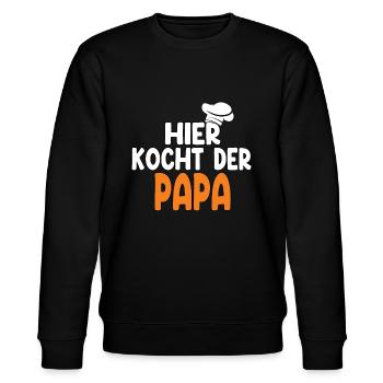 Hier Kocht Der Papa - Stanley/Stella Unisex Bio-Sweatshirt CHANGER  - Schwarz - Vorne - Nik (191cm) & Marisol (170cm)