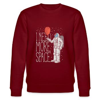 Need More Space Geschenkidee - Stanley/Stella Unisex Bio-Sweatshirt CHANGER  - Burgunderrot - Vorne - Nik (191cm) & Marisol (170cm)