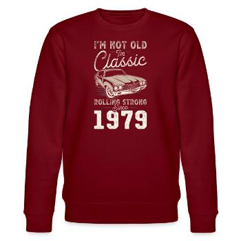 Geboren 1979 Geburtstag Oldtimer - Stanley/Stella Unisex Bio-Sweatshirt CHANGER  - Burgunderrot - Vorne - Nik (191cm) & Marisol (170cm)