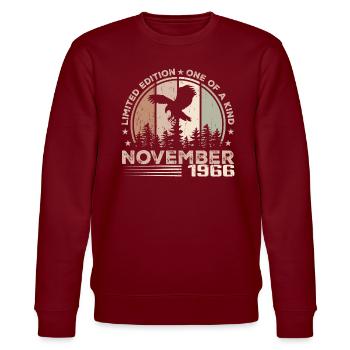 Incomparable since November 1966 58 Anniversary - Stanley/Stella CHANGER Unisex Organic Sweatshirt - burgundy - Front - Nik (191cm) & Marisol (170cm)
