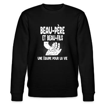 Father-in-law and stepson hand man - Stanley/Stella CHANGER Unisex Organic Sweatshirt - black - Front - Nik (191cm) & Marisol (170cm)