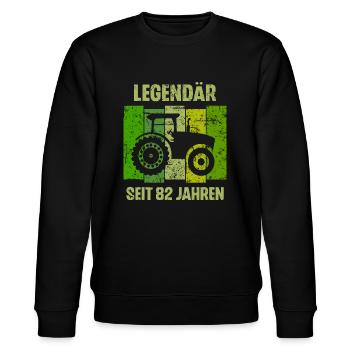 82 Geburtstag Geschenk 82. Landwirt Spruch - Stanley/Stella Unisex Bio-Sweatshirt CHANGER  - Schwarz - Vorne - Nik (191cm) & Marisol (170cm)