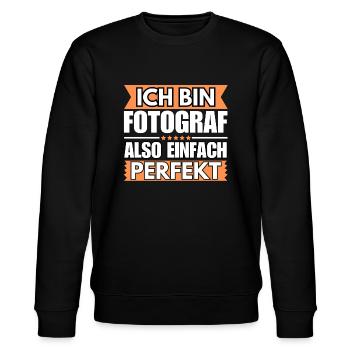 Einfach ein Perfekter Fotograf - Stanley/Stella Unisex Bio-Sweatshirt CHANGER  - Schwarz - Vorne - Nik (191cm) & Marisol (170cm)