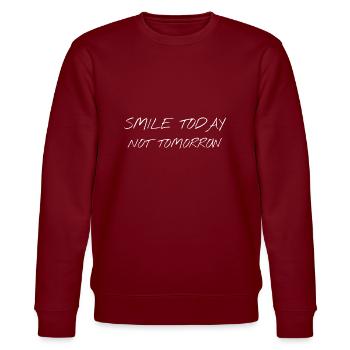 Smile today - Stanley/Stella Unisex Bio-Sweatshirt CHANGER  - Burgunderrot - Vorne - Nik (191cm) & Marisol (170cm)