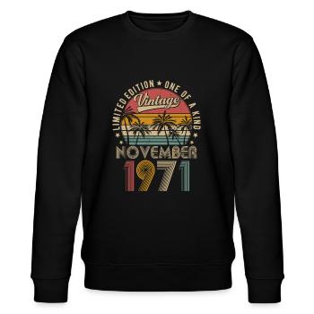 November Jahrgang 1971 Vintage Retro Geburtstag - Stanley/Stella Unisex Bio-Sweatshirt CHANGER  - Schwarz - Vorne - Nik (191cm) & Marisol (170cm)