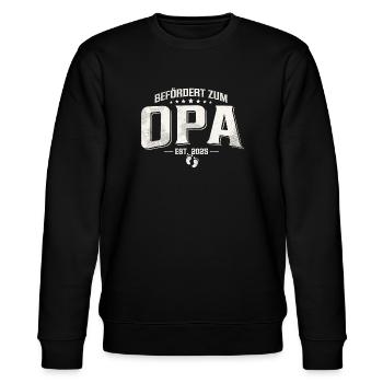 Befördert zum Opa 2025 - Stanley/Stella Unisex Bio-Sweatshirt CHANGER  - Schwarz - Vorne - Nik (191cm) & Marisol (170cm)