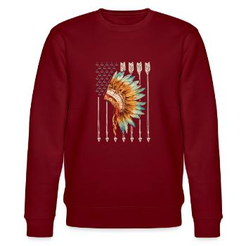 Native American Flagge USA Pfeil Geschenk - Stanley/Stella Unisex Bio-Sweatshirt CHANGER  - Burgunderrot - Vorne - Nik (191cm) & Marisol (170cm)