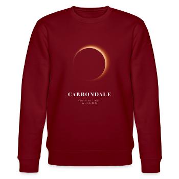 CARBONDALE TOTAL SOLAR ECLIPSE 2024 - Stanley/Stella CHANGER Unisex Organic Sweatshirt - burgundy - Front - Nik (191cm) & Marisol (170cm)
