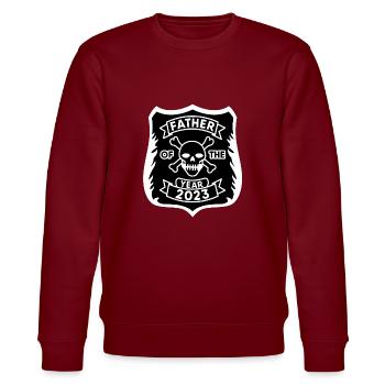 Vater des Jahres 2023 Abzeichen-Aufnäher: Totenkopf-Design - Stanley/Stella Unisex Bio-Sweatshirt CHANGER  - Burgunderrot - Vorne - Nik (191cm) & Marisol (170cm)