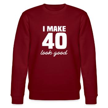 40 Jahre - Stanley/Stella Unisex Bio-Sweatshirt CHANGER  - Burgunderrot - Vorne - Nik (191cm) & Marisol (170cm)