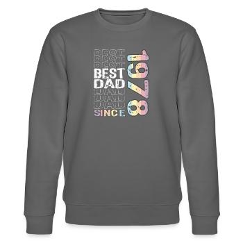 Bester Papa der Welt seit 1978 Vatertag - Stanley/Stella Unisex Bio-Sweatshirt CHANGER  - Anthrazit - Vorne - Nik (191cm) & Marisol (170cm)