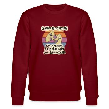 Gamer Elektriker T-Shirt, Elektroingenieur Gif - Stanley/Stella Unisex Bio-Sweatshirt CHANGER  - Burgunderrot - Vorne - Nik (191cm) & Marisol (170cm)