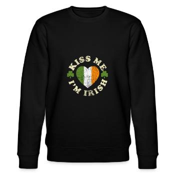 Kiss me irish vintage shamrock ireland gift - Stanley/Stella CHANGER Unisex Organic Sweatshirt - black - Front - Nik (191cm) & Marisol (170cm)