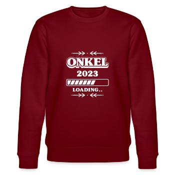 Onkel 2023 loading werdender Onkel - Stanley/Stella Unisex Bio-Sweatshirt CHANGER  - Burgunderrot - Vorne - Nik (191cm) & Marisol (170cm)