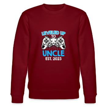 Level up to Onkel 2023 - Stanley/Stella Unisex Bio-Sweatshirt CHANGER  - Burgunderrot - Vorne - Nik (191cm) & Marisol (170cm)
