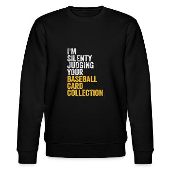 Collector Silently Judging Your Baseball Card Coll - Stanley/Stella Unisex Bio-Sweatshirt CHANGER  - Schwarz - Vorne - Nik (191cm) & Marisol (170cm)