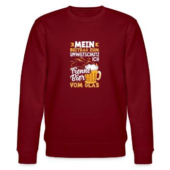 Mein Beitrag zum Umweltschutz - Ich trenne Bier - Stanley/Stella Unisex Bio-Sweatshirt CHANGER  - Burgunderrot - Vorne - Nik (191cm) & Marisol (170cm)