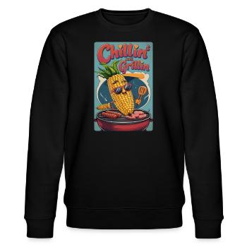 Retro BBQ Design Chillin and Grillin mit entspann - Stanley/Stella Unisex Bio-Sweatshirt CHANGER  - Schwarz - Vorne - Nik (191cm) & Marisol (170cm)