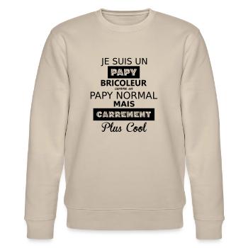 Papy bricoleur - Stanley/Stella CHANGER Unisex Organic Sweatshirt - beige - Front - Nik (191cm) & Marisol (170cm)