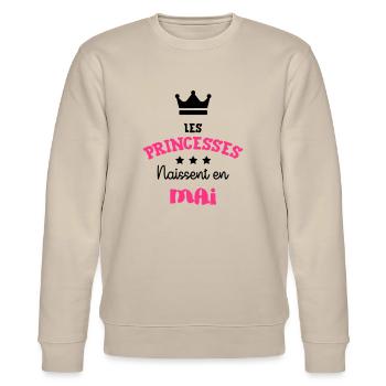 Princesse Anniversaire Bébé Naissance Mai - Stanley/Stella CHANGER Unisex Organic Sweatshirt - beige - Front - Nik (191cm) & Marisol (170cm)
