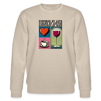 Powered By Love Coffee Wine Mutter Geschenk - Stanley/Stella Unisex Bio-Sweatshirt CHANGER  - Beige - Vorne - Nik (191cm) & Marisol (170cm)