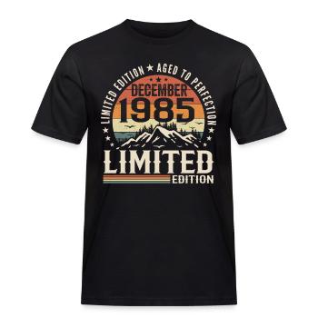 Dezember 1985 - Männer Workwear T-Shirt - Schwarz - Vorne - AI Model Male 178 light (178cm)
