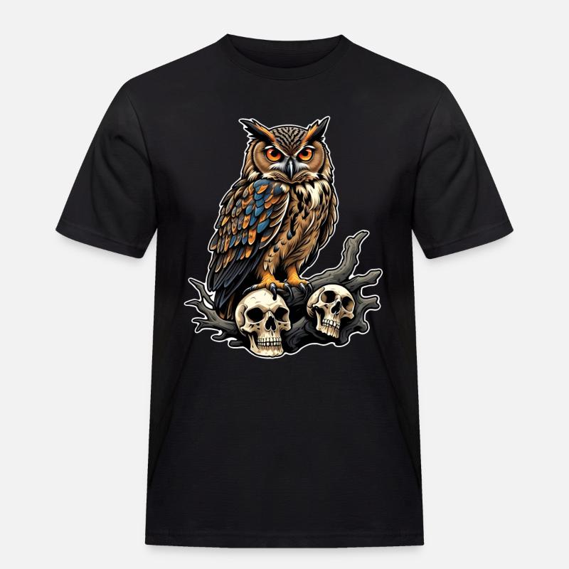 Eule sitzt auf Skulls - Männer Workwear T-Shirt - Schwarz