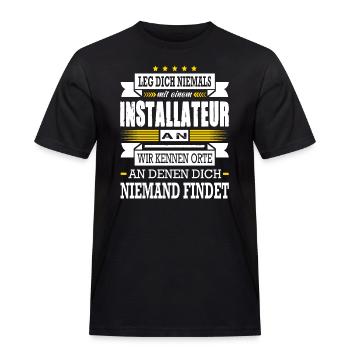 Leg Dich Niemals Mit Einem Installateur An - Männer Workwear T-Shirt - Schwarz - Vorne - AI Model Male 178 light (178cm)