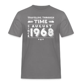 Vintage Time Travel anniversaire Design août 1968 - T-shirt Workwear homme - gris - Devant - AI Model Male 185 dark (185cm)