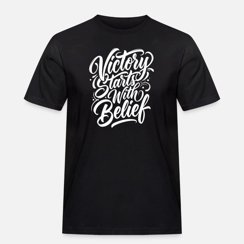 Der Sieg beginnt mit dem Glauben - Männer Workwear T-Shirt - Schwarz