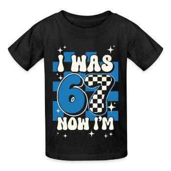7. Geburtstag Junge 7 Jahre alt, I was 6 now Im 7 - Kinder T-Shirt von Russell - Schwarz - Vorne - AI Model Kid Male (0cm)