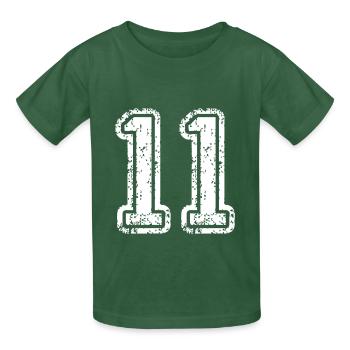 11 - Kinder T-Shirt von Russell - Flaschengrün - Vorne - AI Model Kid Male (0cm)