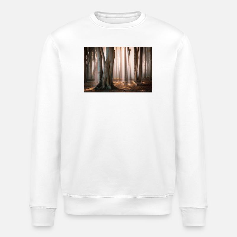 Waldlicht: Sonnenstrahlen im Nebelwald - Stanley/Stella Unisex Bio-Sweatshirt ROLLER - Weiß