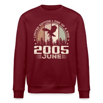 Unvergleichlich seit Juni 2005, 19-jähriges Jubiläum - Stanley/Stella Unisex Bio-Sweatshirt ROLLER - Burgunderrot - Vorne - Nik (191cm)