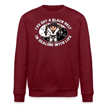 ICH HABE EINEN SCHWARZEN GÜRTEL IM UMGANG MIT DEM LEBEN - Stanley/Stella Unisex Bio-Sweatshirt ROLLER - Burgunderrot - Vorne - Nik (191cm)