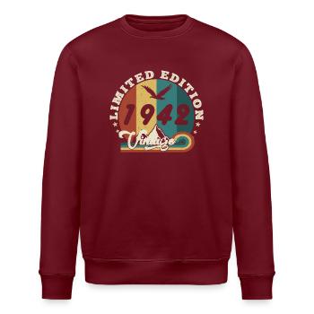 Jahrgang 1943 Retro - Bestseller - Stanley/Stella Unisex Bio-Sweatshirt ROLLER - Burgunderrot - Vorne - Nik (191cm)