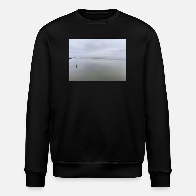 Silent seashore with sky reflection - Stanley/Stella ROLLER Unisex Organic Sweatshirt - black