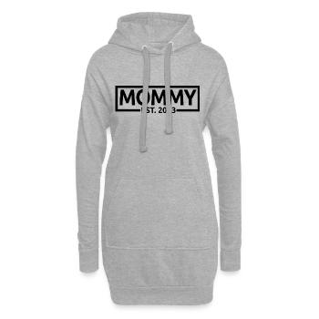 Mommy Est. 2023, Mom To Be, Schwangerschaft enthüllen - Hoodie-Kleid - Grau meliert - Vorne