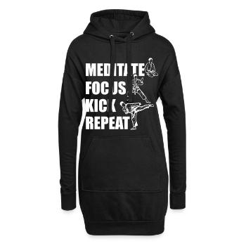 Méditer, se concentrer, donner des coups de pied - Sweat-shirt à capuche long Femme - noir - Devant