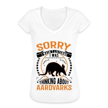 Aardvark Gift Aardvark - Women's Vintage T-Shirt - white - Front - Danielle (179cm)