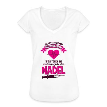 Arzthelferin - Frauen Vintage T-Shirt - Weiß - Vorne - Danielle (179cm)