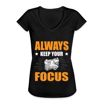 Gardez toujours votre focus photo - T-shirt vintage Femme - noir - Devant - Danielle (179cm)